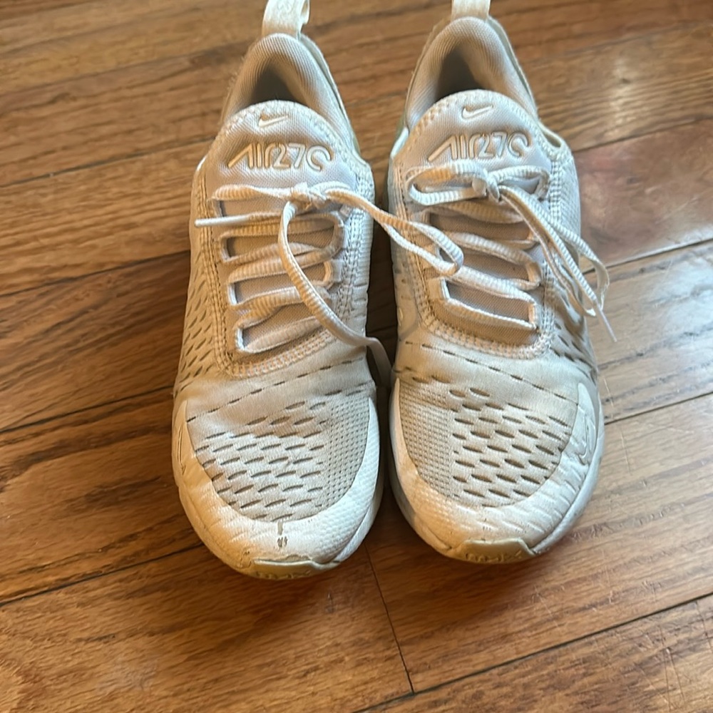 White Nike Air 270 kids 3.5Y